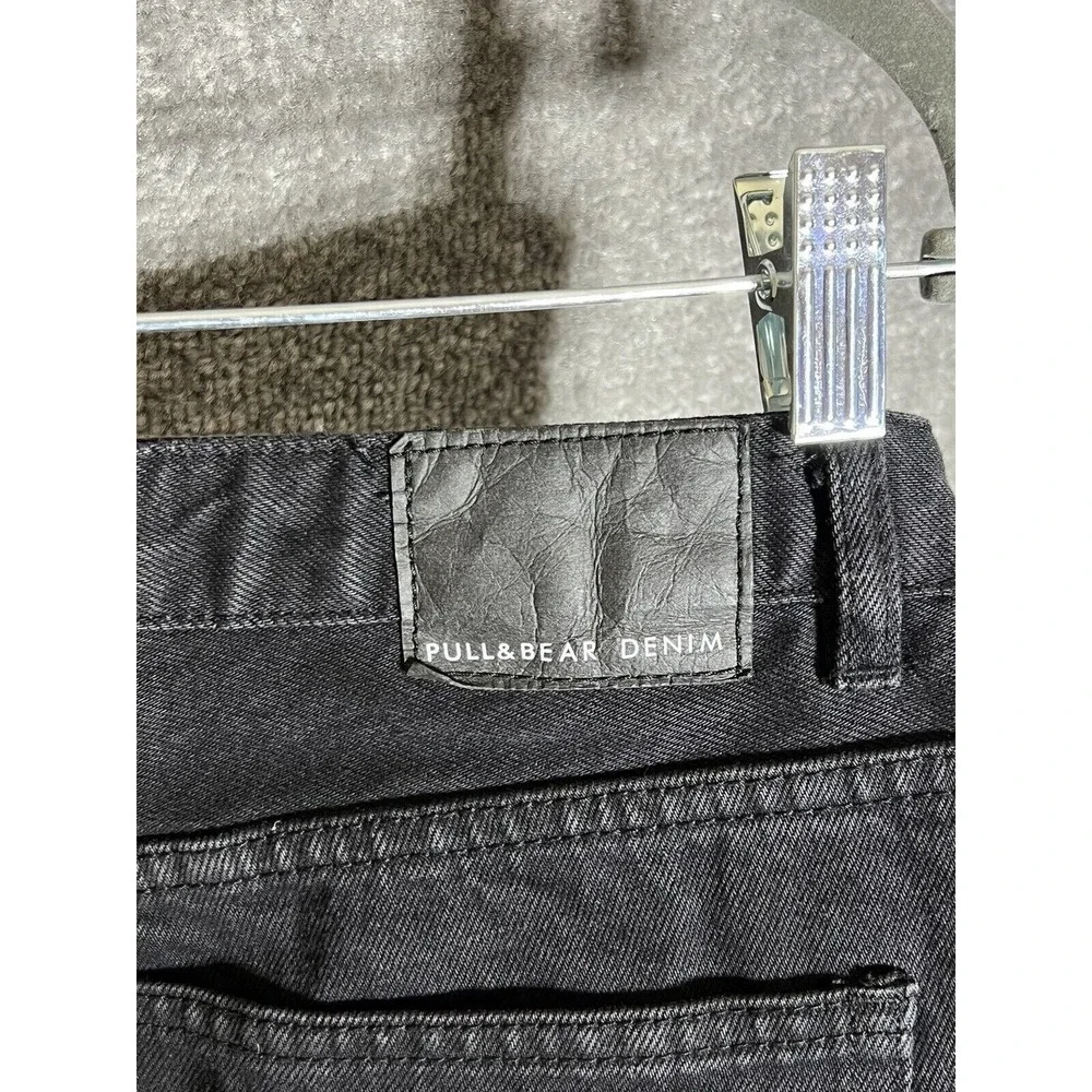 Pull & Bear Ankle Jeans Womens US Size 8 Black Denim Relaxed Raw Hem Pockets